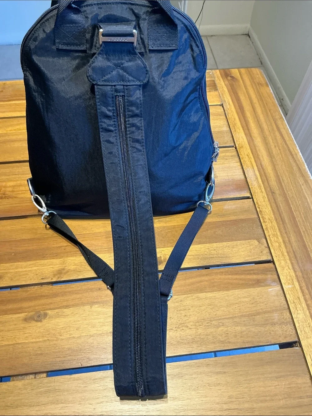 Black Men's Casual Backpack - Baggallini